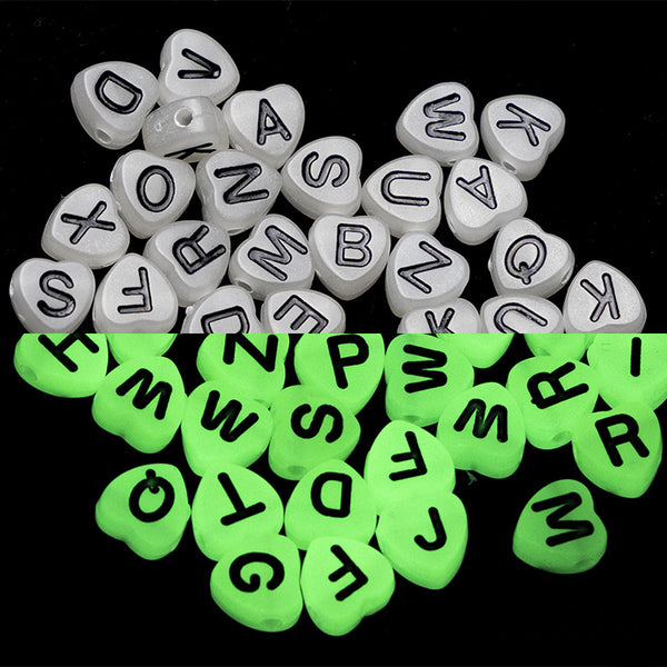 Herzförmige Buchstaben Leuchtende Acrylperlen, 4*7mm, 500g, MBAC4071